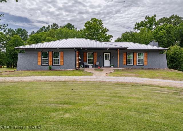 Property at 14008 White Bluff Rd, Fort Smith, AR 72916, 3 beds, 2.5 baths