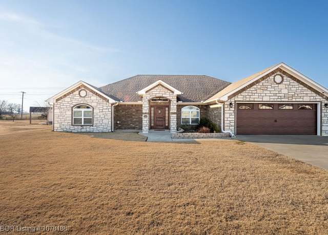 Property at 2041 Prairie Fire Dr, Sallisaw, OK 74955, 4 beds, 3 baths