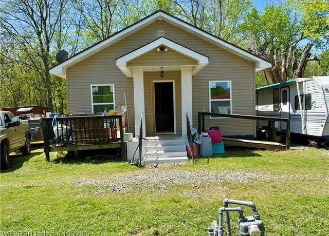 Property at 201 Hamilton St, Poteau, OK 74953, 3 beds, 1 bath