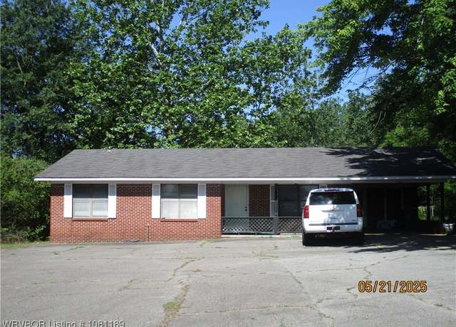 Property at 1501 18th St, Ozark, AR 72949, 3 beds, 2 baths