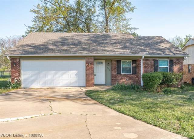 Property at 303 Adirondack Loop, Roland, OK 74954, 3 beds, 1.5 baths