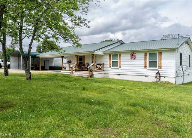 Property at 473413 E 1050 Rd, Muldrow, OK 74948, 3 beds, 2 baths