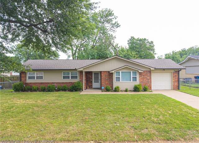 Property at 125 Georgetown Ln, Fort Smith, AR 72908, 3 beds, 2 baths