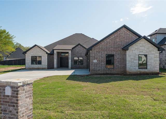 Property at 9114 Astoria Trl, Fort Smith, AR 72916, 5 beds, 4.5 baths