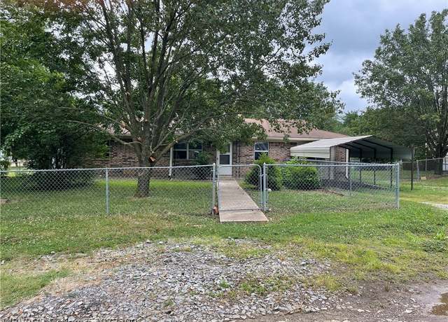 Property at 21559 Forest Ave, Howe, OK 74940, 3 beds, 1 bath