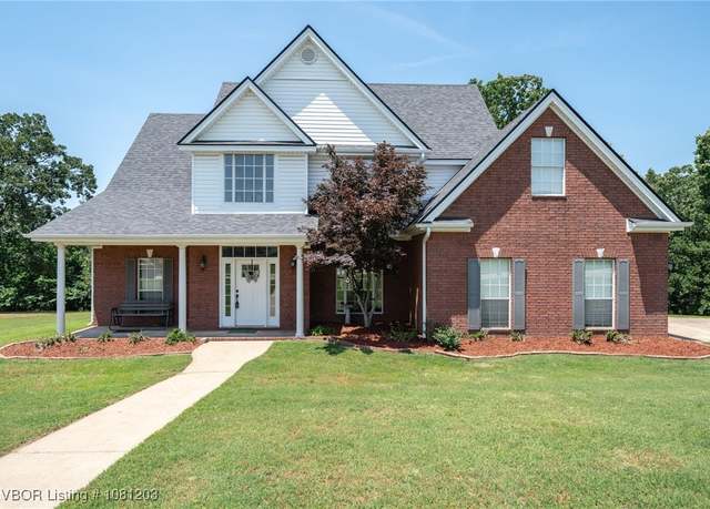 Property at 3637 Marshall Cir, Van Buren, AR 72956, 5 beds, 3 baths