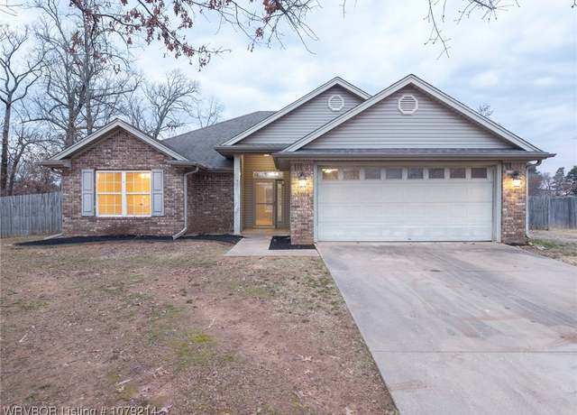 Property at 907 Village Dr, Lavaca, AR 72941, 3 beds, 2 baths
