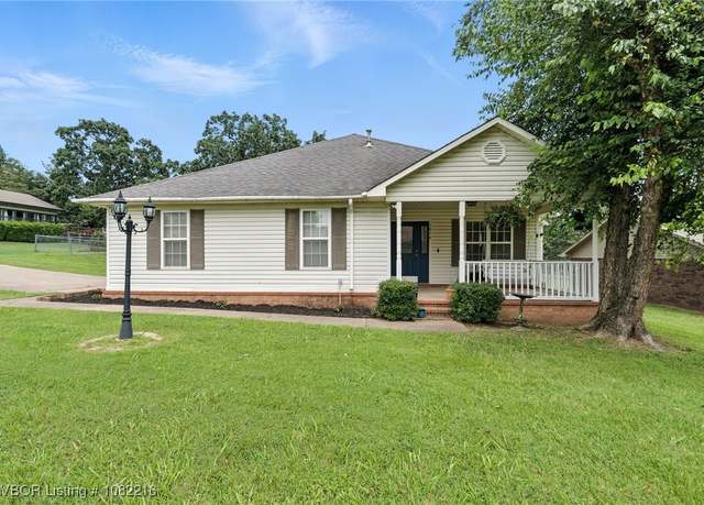 Property at 1016 Aster St, Greenwood, AR 72936, 2 beds, 2 baths