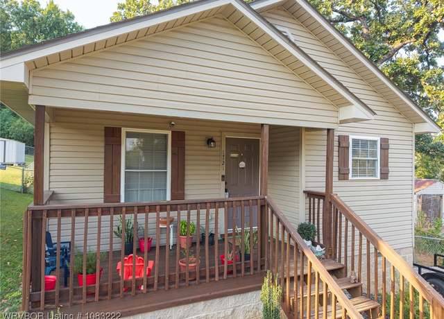 Property at 1721 S Z St, Fort Smith, AR 72901, 3 beds, 2 baths