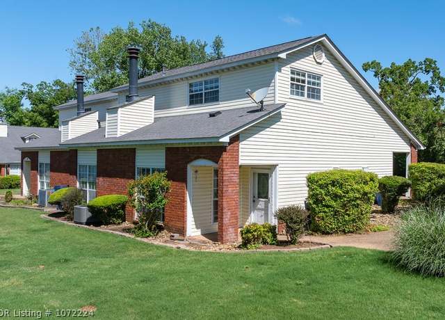 Property at 3201 S O St #22, Fort Smith, AR 72903, 2 beds, 1.5 baths