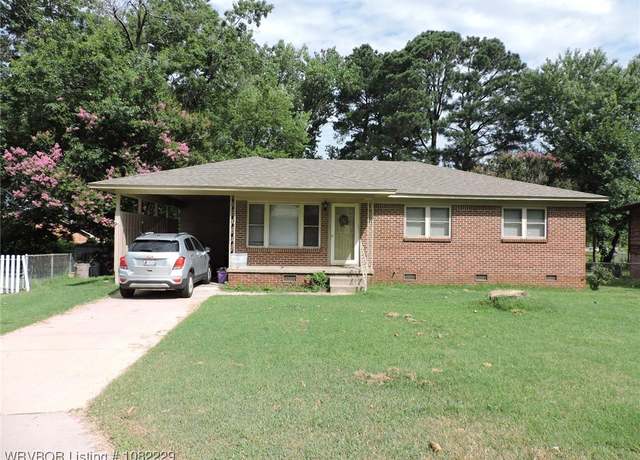 Property at 4808 S 16th Ter, Fort Smith, AR 72901, 3 beds, 2 baths