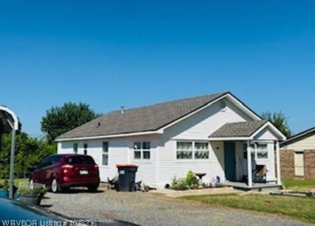 Property at 404 Loy Ave, Arkoma, OK 74901, 3 beds, 1 bath