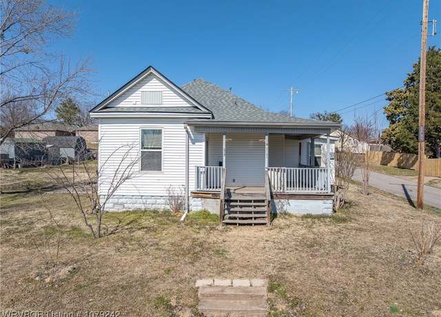 Property at 2123 Pryor Ave, Fort Smith, AR 72904, 3 beds, 2 baths