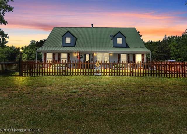 Property at 33773 Midway Rd, Poteau, OK 74953, 4 beds, 3 baths