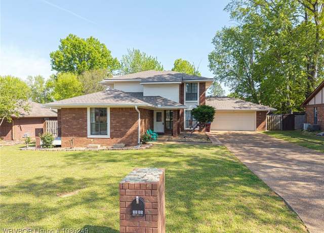 Property at 3005 Canongate Way, Fort Smith, AR 72908, 3 beds, 2.5 baths