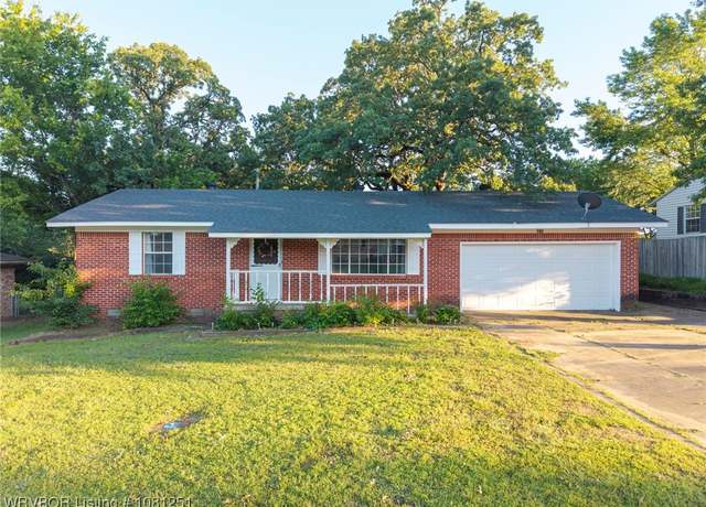 Property at 515 W Gary St, Greenwood, AR 72936, 3 beds, 1 bath