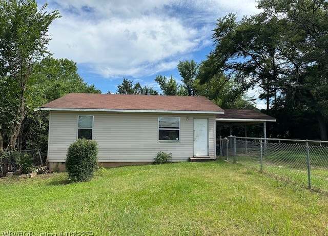 Property at 505 Pine St, Van Buren, AR 72956, 2 beds, 1 bath