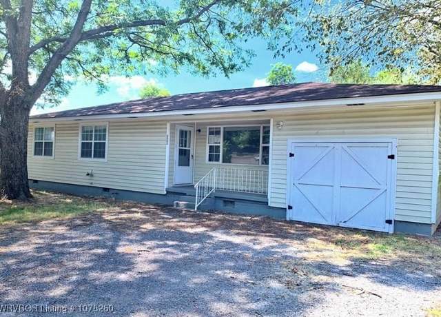 Property at 3003 Blair Ave, Fort Smith, AR 72904, 4 beds, 2 baths