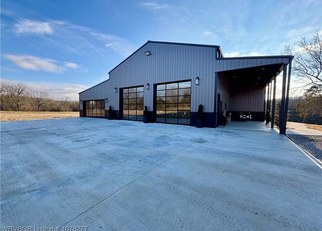 Property at 1423 Wood Hills Rd, Van Buren, AR 72956, 5 beds, 3 baths