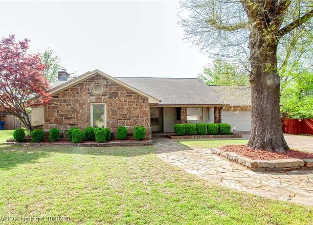 Property at 209 N 33rd Cir, Fort Smith, AR 72903, 3 beds, 2 baths