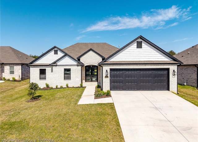 Property at 10106 Tyrrell Ct, Fort Smith, AR 72916, 4 beds, 2.5 baths