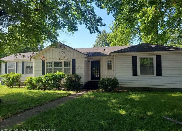 Property at 280 E Main St, Booneville, AR 72927, 3 beds, 1.5 baths