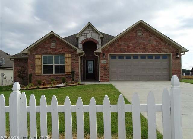 Property at 3605 Shelburne Rd, Fort Smith, AR 72908, 3 beds, 2 baths