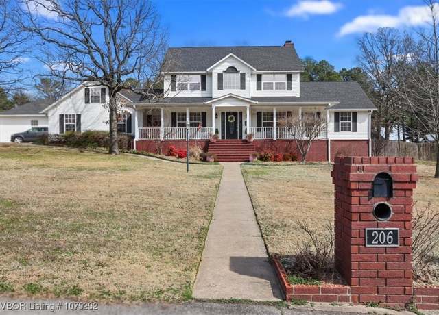 Property at 206 Forest Ridge Rd, Poteau, OK 74953, 4 beds, 3.5 baths