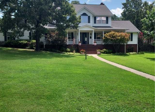Property at 206 Forest Ridge Rd, Poteau, OK 74953, 4 beds, 3.5 baths