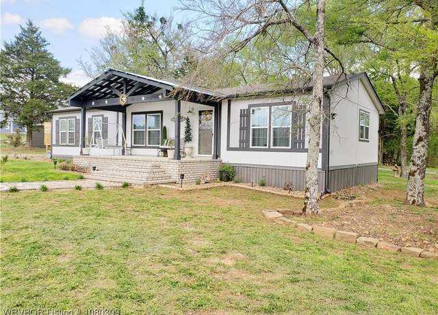 Property at 1226 Newton St, Charleston, AR 72933, 3 beds, 2 baths