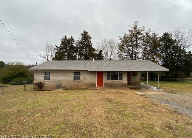 Property at 1204 Helberg Ln, Ozark, AR 72949, 3 beds, 1 bath