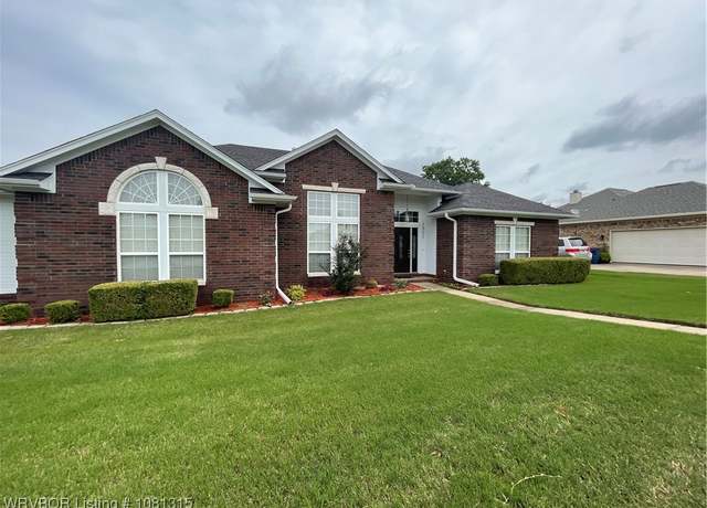Property at 1801 Fianna Way, Fort Smith, AR 72908, 4 beds, 3 baths