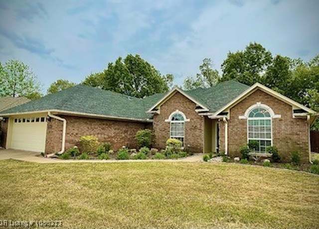 Property at 6300 Southfield Dr, Fort Smith, AR 72916, 3 beds, 2 baths