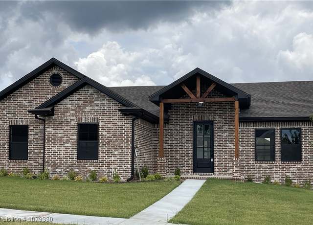 Property at 9101 Maysview Ln, Fort Smith, AR 72916, 3 beds, 2 baths