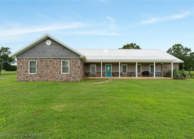 Property at 18606 Horse Pen Ln, Howe, OK 74940, 3 beds, 2.5 baths