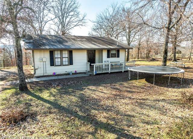 Property at 301 N Ross Hampton Rd, Greenwood, AR 72936, 3 beds, 2 baths