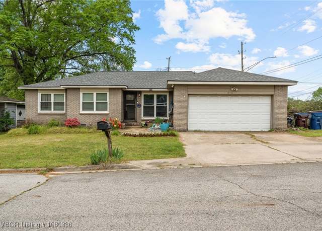 Property at 2411 N 55th Ln, Fort Smith, AR 72904, 3 beds, 2 baths