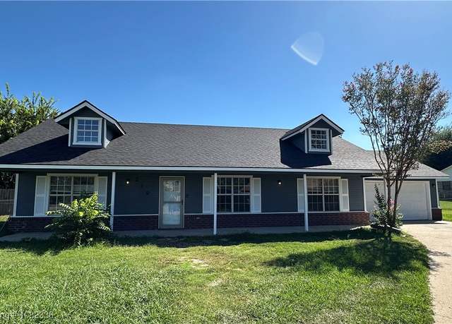 Property at 219 Georgia Pl, Poteau, OK 74953, 3 beds, 2 baths