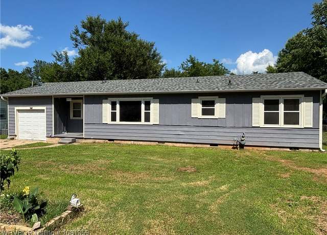 Property at 4002 57th St, Fort Smith, AR 72904, 4 beds, 2 baths