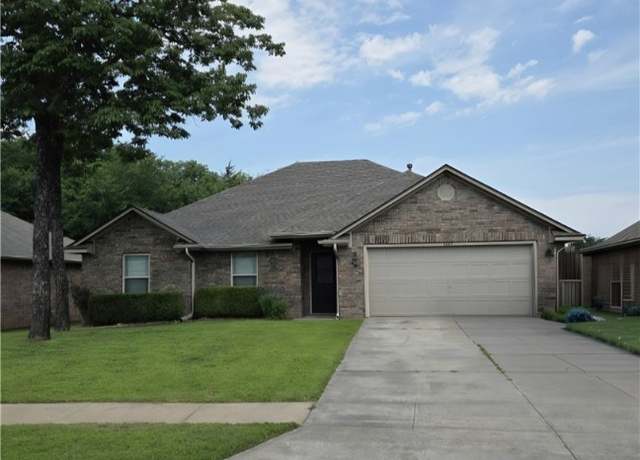 Property at 6208 Ironwood Ln, Fort Smith, AR 72916, 3 beds, 2 baths