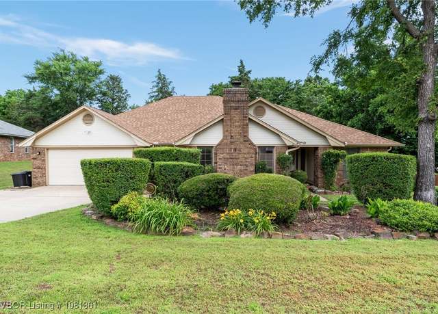 Property at 1010 Bear Track Dr, Van Buren, AR 72956, 3 beds, 2 baths