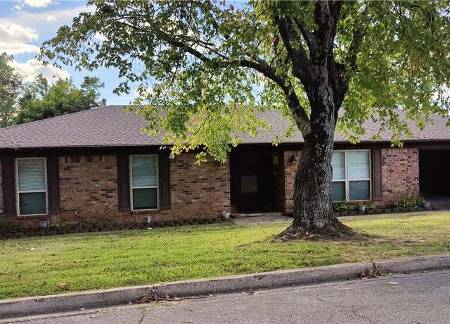 Property at 1113 N 8th St, Van Buren, AR 72956, 4 beds, 2 baths