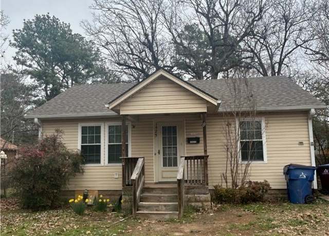 Property at 1425 S 16th St, Fort Smith, AR 72901, 3 beds, 1 bath