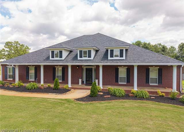 Property at 11805 Springridge Dr, Fort Smith, AR 72916, 5 beds, 3.5 baths