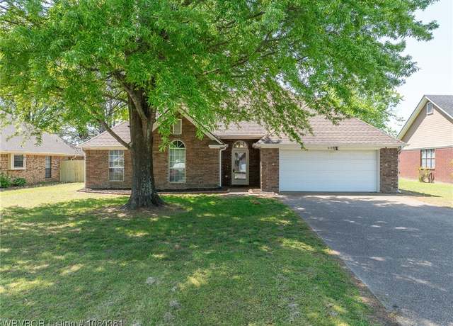Property at 633 Meadowbrook Dr, Alma, AR 72921, 3 beds, 2 baths