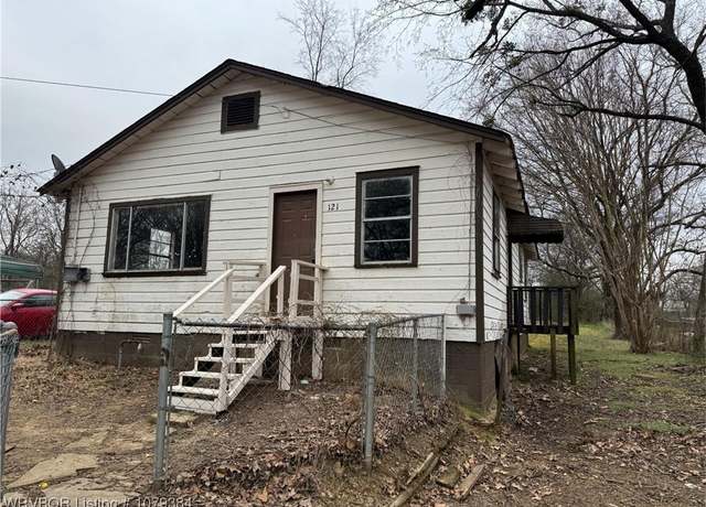 Property at 121 Mcloud Ave, Arkoma, OK 74901, 3 beds, 1 bath