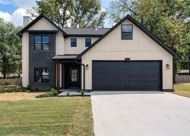 Property at 9111 Carson Way, Fort Smith, AR 72908, 3 beds, 2.5 baths