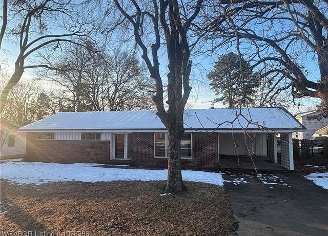 Property at 205 Avenue G, Heavener, OK 74937, 3 beds, 1.5 baths