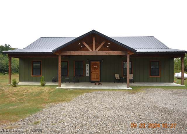 Property at 461675 E 1140 Rd, Sallisaw, OK 74955, 4 beds, 3 baths