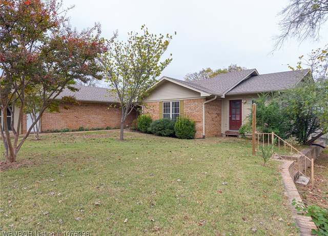 Property at 908 N 19th Cir, Van Buren, AR 72956, 4 beds, 3 baths